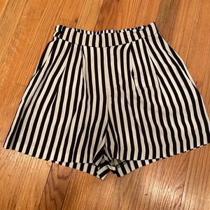 H&M elastic shorts